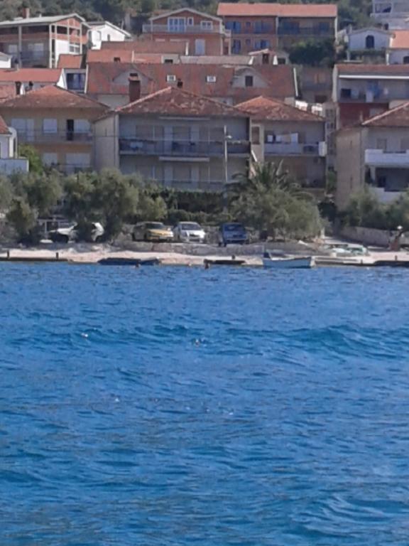 Apartments Dora Trogir Exterior foto