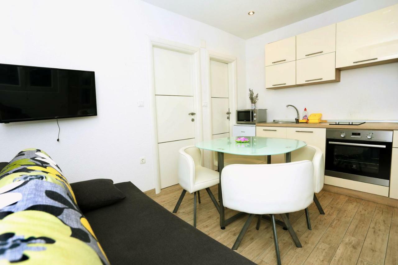 Apartments Dora Trogir Exterior foto
