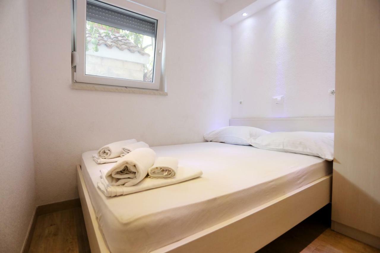 Apartments Dora Trogir Exterior foto