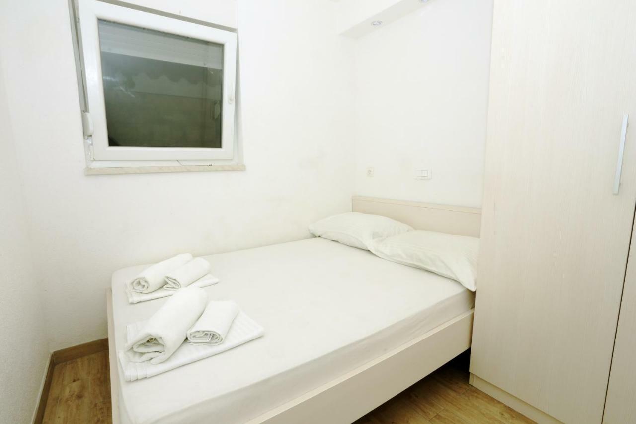 Apartments Dora Trogir Exterior foto